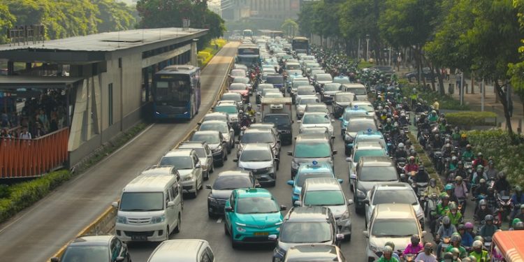 Jakarta Bukan Cuma Macet, Kenapa Anak Muda Capek Duluan?