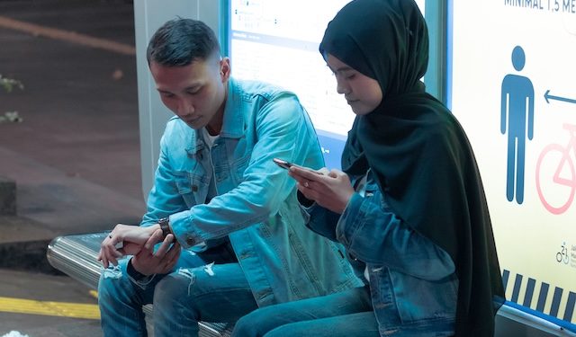 Lulusan Baru Makin Banyak, Lapangan Kerja Bertambah Secepat Itu, Nggak?