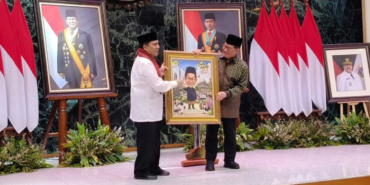 65 Kader Mubalig KODI Diwisuda, Pramono Anung Janjikan Ruang Dakwah di Balai Kota