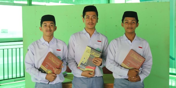 Fuadi Luthfi: Negara Tak Boleh Membedakan Pesantren dan Madrasah