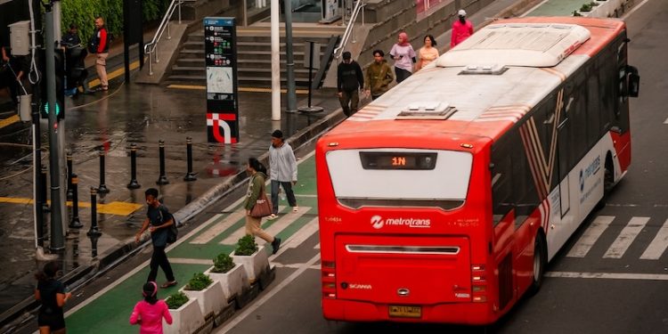 Tarif Transjabodetabek Dipertimbangkan Naik, Dilema Jakarta Mengejar Penumpang dan Menutup Biaya Operasi
