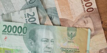 Rupiah Kian Tertekan, Dompet Masyarakat yang Paling Merasakan