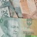 Rupiah Kian Tertekan, Dompet Masyarakat yang Paling Merasakan