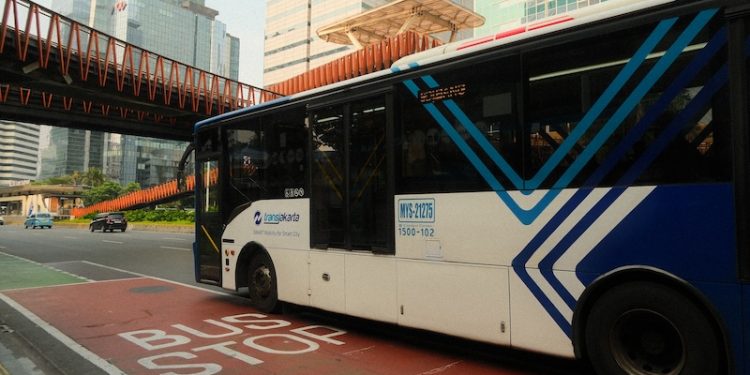 TransJakarta Masuk Laut, Kapal Tradisional Jangan Ditinggalkan