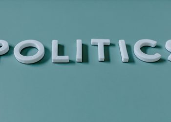 Di Tengah Krisis Kepercayaan Publik, Politik yang Hadir di Tengah Masyarakat semakin Dibutuhkan