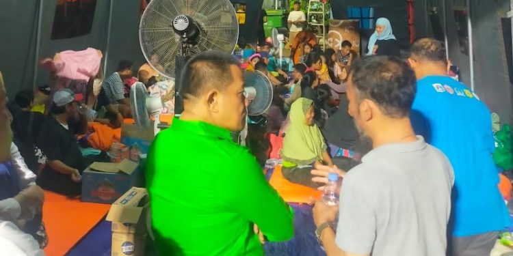 Anggota DPRD DKI Jakarta Fraksi PKB H. Sutikno Tinjau Korban Kebakaran Kebayoran Lama