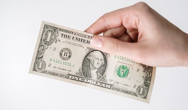 Rupiah Mulai Menantang Dolar AS, Indonesia dan Singapura Buka Jalur Transaksi Mata Uang Lokal