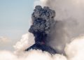 Abu Vulkanik Anak Krakatau Mengarah ke Jakarta, Menkes Ingatkan Ancaman pada Paru-paru hingga Mata