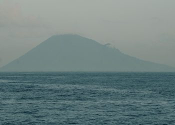 Abu Anak Krakatau Menyusup ke Jakarta, Warga Diminta Waspada