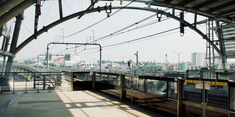 LRT Jakarta Jangan Jadi Moda Mahal di Tengah Kota